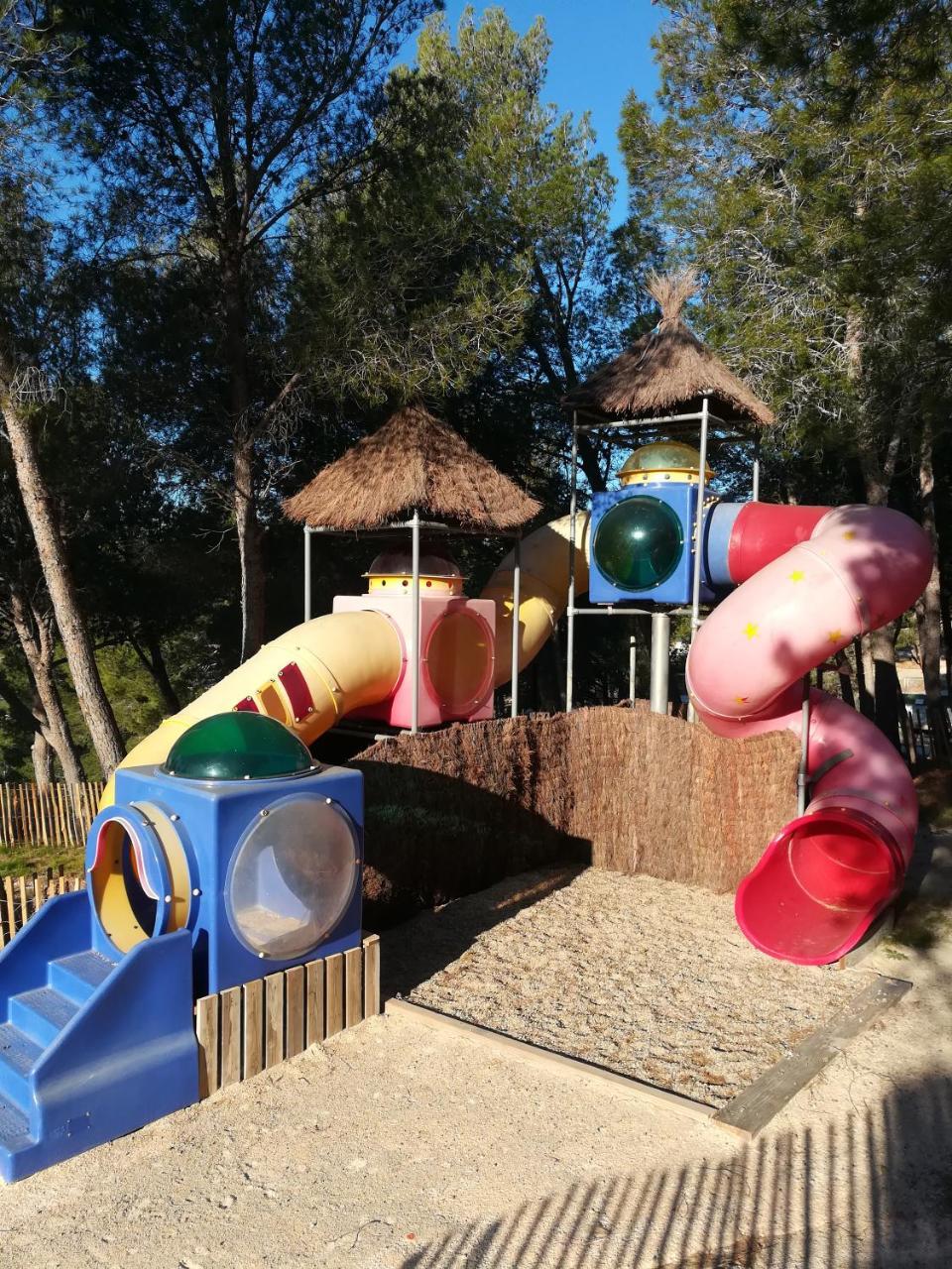 Camping Le Bois De Pins Салз-ле-Шато Экстерьер фото